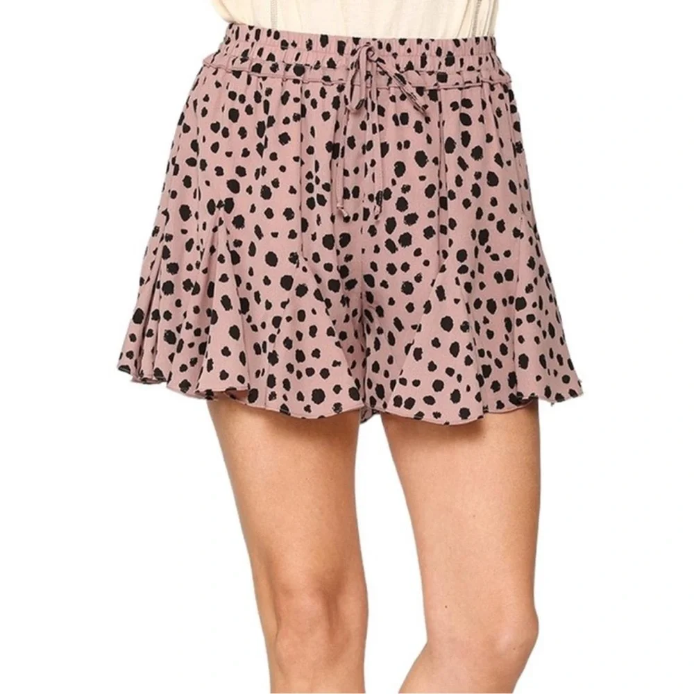 NWT polka dot print shorts relaxed fit, flowy ruffle elastic waist - Picture 2 of 6
